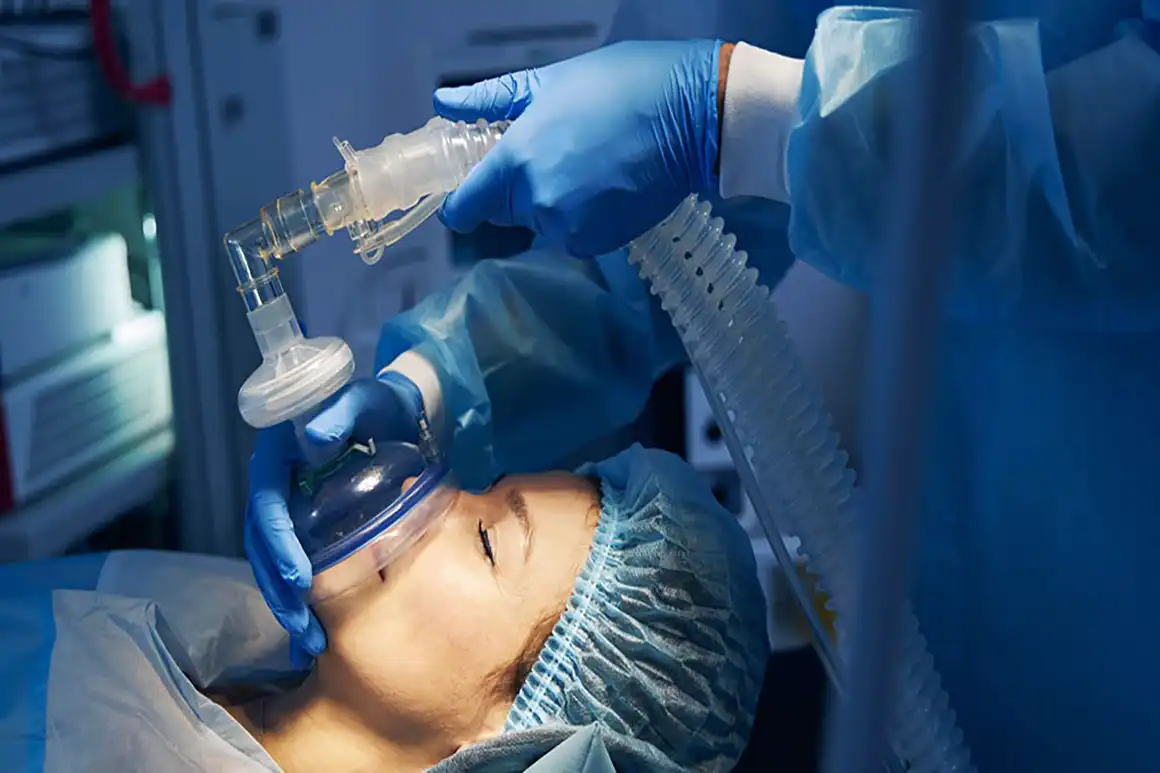 La primera intervenció amb anestèsia