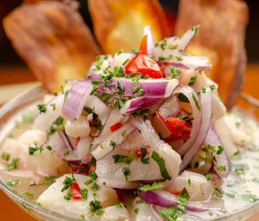 Aprende a preparar un ceviche peruano clásico paso a paso
