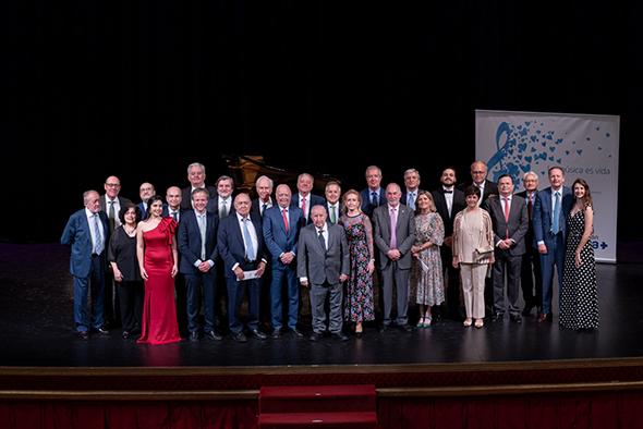 Casi trescientas personas se reunieron en el Teatro Romea para escuchar la música de la Escuela Superior de Música Reina Sofía y rendir homenaje al Dr. Diego Lorenzo.